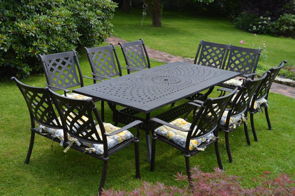 Aluguss-Gartenmöbel / Fachgeschäft Großmann / Strandkörbe Höxter